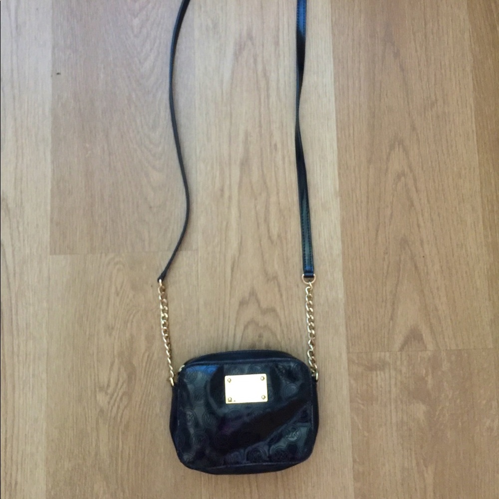 EUC Michael Kors Black & Gold Crossbody
